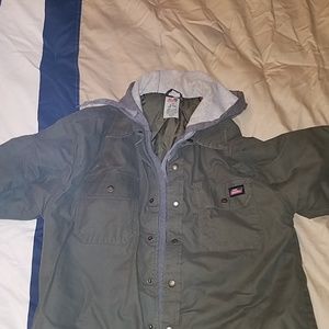 Lite winter jacket.  Dickies brand
